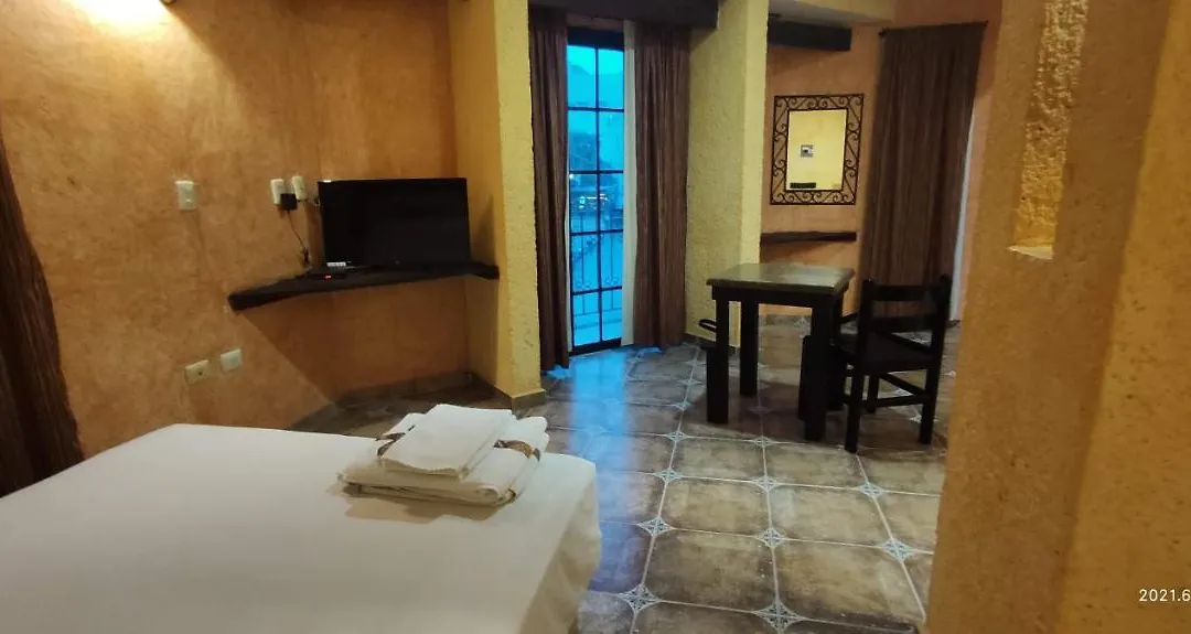 Alux Rooms-1